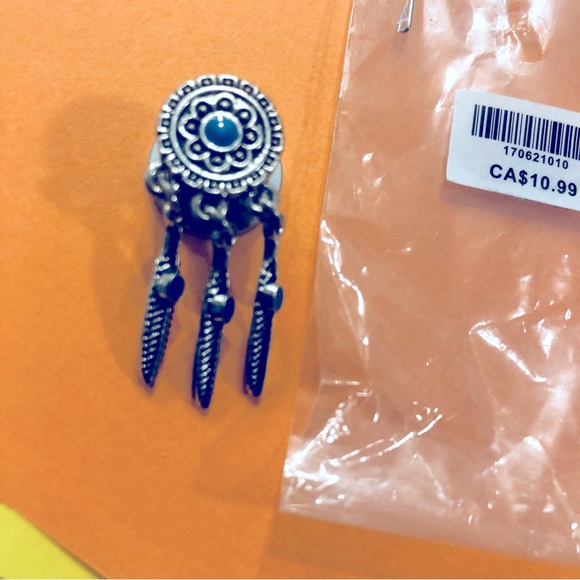 Flower & Some Dangle - Picture 5 of 7